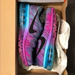 Women’s Nike Flyknit Max